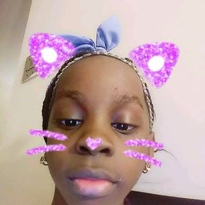 Meet your Posher, Emilie